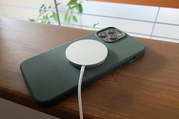 MagSafe zrychluje. Apple pouští 25 W i mimo iPhony