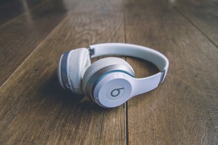 Bezdrátová sluchátka Beats Studio Buds mají stát méně než AirPods Pro