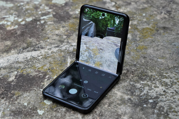 Podívejte se na naši videorecenzi Samsungu Galaxy Z Flip3