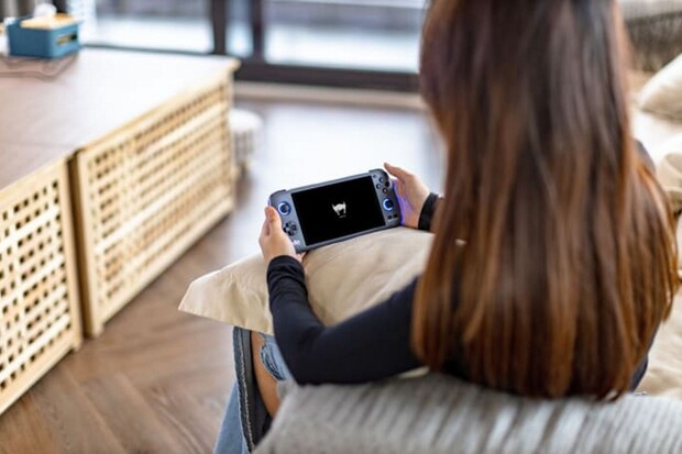 Stýská se vám po mobilech jako Nokia N-Gage? Herní Odin zboural Indiegogo