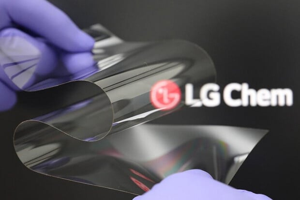 LG Chem ukazuje ohebný materiál, který připomíná sklo více než plast