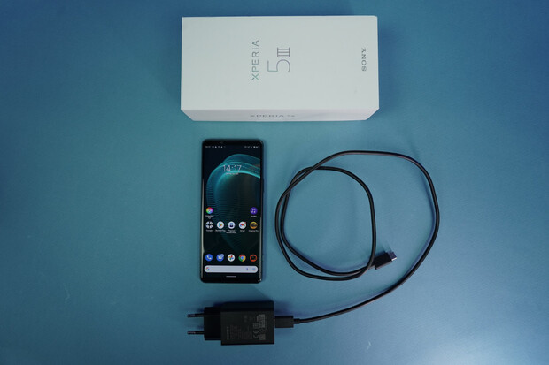 Jak rychle se nabíjí Sony Xperia 5 III originálním 30W adaptérem?