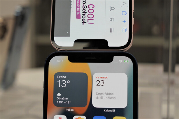 Překvapí iPhony 14 Pro dvojicí výřezů místo jednoho?