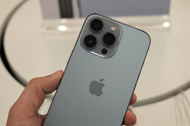 Na internet unikly první obrázky duálního adaptéru od Applu