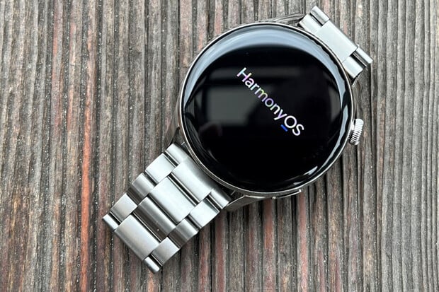 Huawei Watch 3 dorazily v nové úpravě s luxusním řemínkem z nerezové oceli