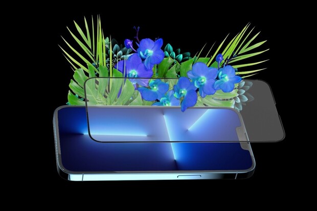 PanzerGlass přináší odolné obaly pro iPhony 13 v barvách legendárních iMaců