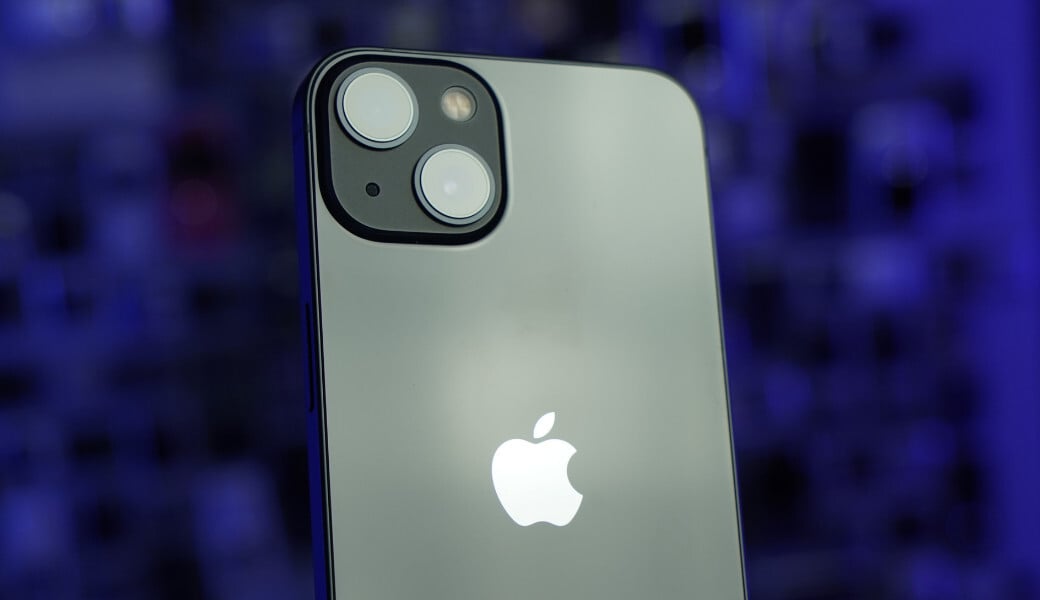 Apple iPhone 13