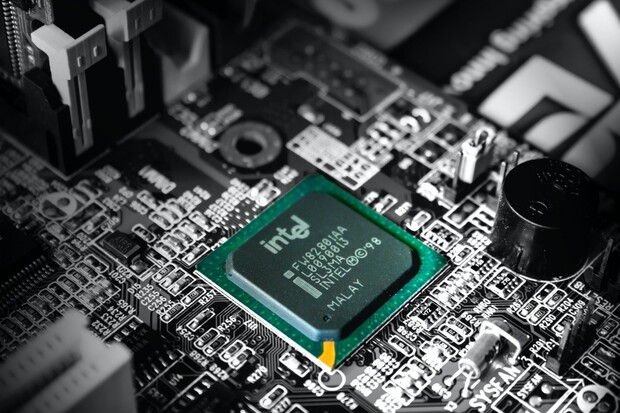 Největším výrobcem čipů už není Intel, sesadil ho Samsung 