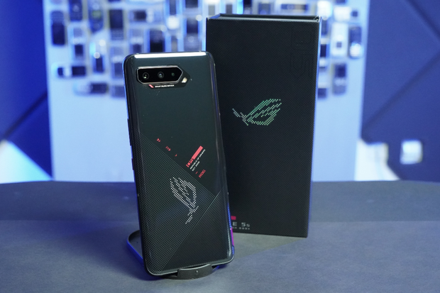 Snový telefon všech hráčů v redakci! Jaké jsou první dojmy z ASUS ROG Phonu 5s?