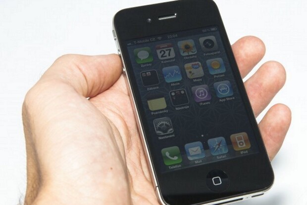 Apple má nový obor. Kromě záchrany budoucnosti se pustil i do vylepšování minulosti