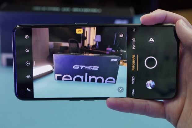 Realme GT Neo2 je velmi výkonné. Jak ale zvládá fotit?