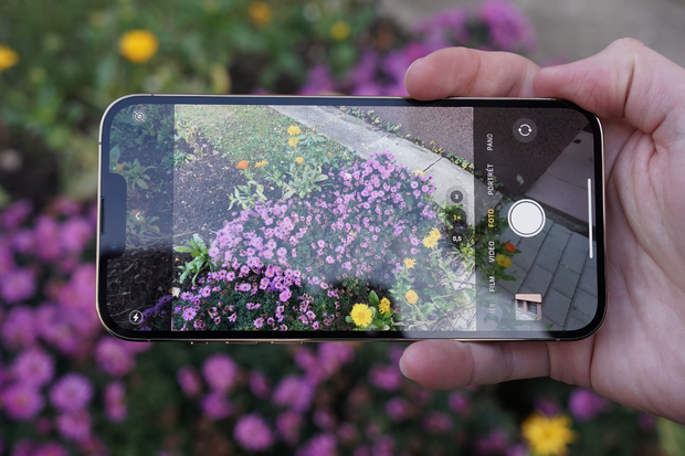 Apple připomíná filmařské dovednosti iPhonu 13 Pro (Max) působivými záběry 