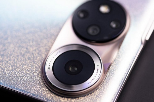 Podle průzkumu až 67 % Čechů fotí pouze mobilem