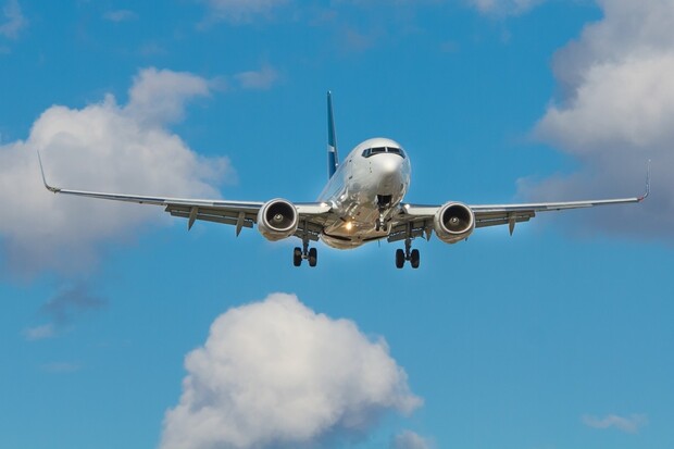Sítě 5G mohou komplikovat přistávání letadel za snížené viditelnosti