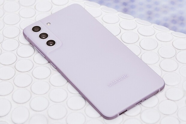 Jak koupit nový Samsung Galaxy S21 FE a ušetřit 4 tisíce