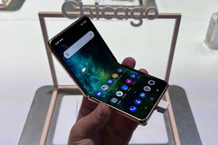 Véčko s ohebným displejem má i TCL. Jeho koncept Chicago jsme zkusili v Las Vegas