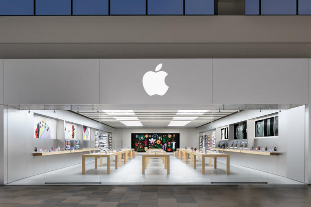 Apple má patent, se kterým chce bojovat proti loupežím ve svých obchodech