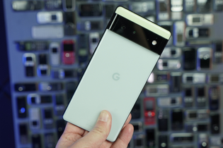 Používáte ještě Pixel 6 (Pro)? Google modelům právě ukončil podporu