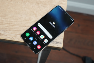 Galaxy S22 a S22+ jsou ještě kompaktnější a odolnější, než jsme čekali