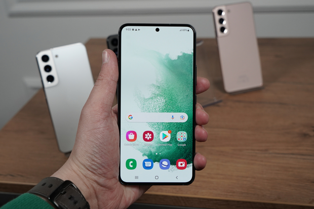 Porovnali jsme kompaktní Galaxy S22 s loňskou S21. Rozdílů je víc, než si myslíte