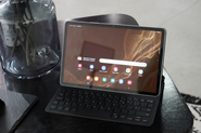 Přivítejte tablety Galaxy Tab S8 a S8+ se 120Hz displejem a 45W nabíjením