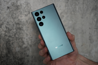 Zavítá Galaxy AI přeci jen i na „starší“ telefony série Galaxy S22?