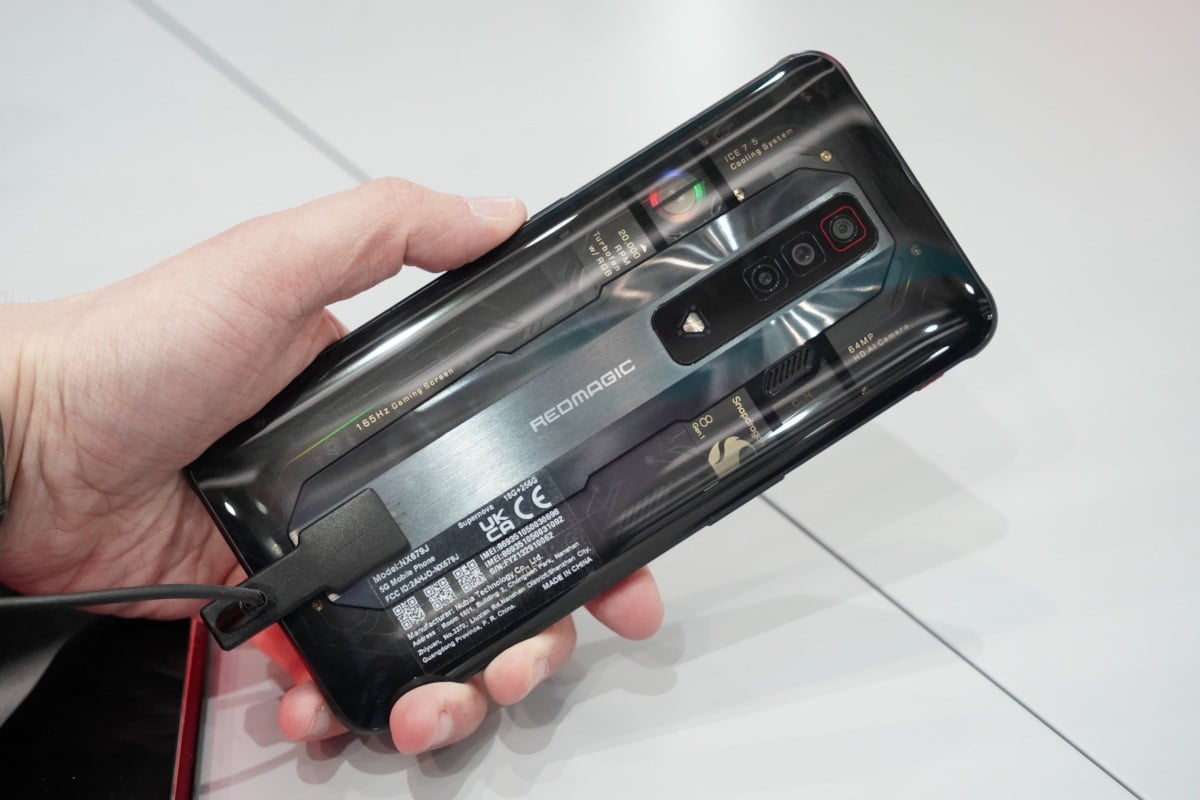 Red magic 8s pro. Nubia Red Magic 7s зарядное устройство 135 Вт. Red Magic 7 Pro упаковка. Red Magic 7 Pro. Red Magic 7 разбор