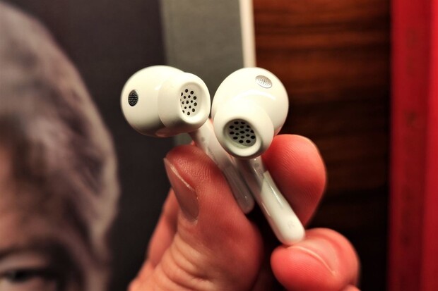 Sluchátka Xiaomi Buds 3 a Buds 3T Pro naživo: dlouhá výdrž i pokročilé ANC