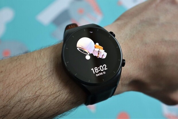 Začínáme testovat Xiaomi Watch S1: safírové hodinky s bezkontaktním placením