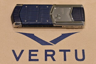 V Dubaji jsme zkusili čtyři luxusní Vertu, byla mezi nimi i skládačka