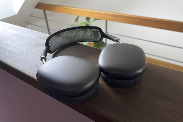 Newyorská policie varuje majitele sluchátek Apple AirPods Max. Proč?