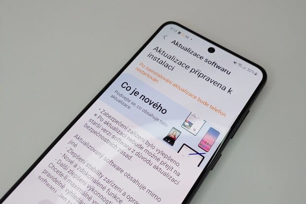 Samsung Galaxy S21 FE získává nejnovější bezpečnostní aktualizaci