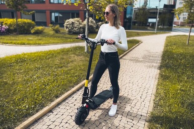 Nejlepší elektrokoloběžka v nové verzi. KAABO Mantis 10 už objednáte i v Česku