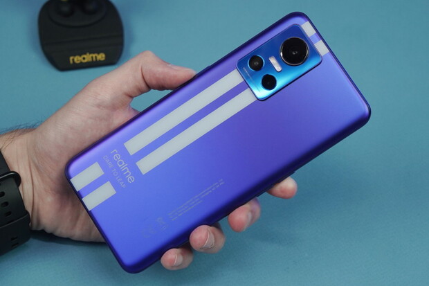 Realme GT Neo 3 přichází na český trh. Kolik vás bude stát výkonné nabíjení?