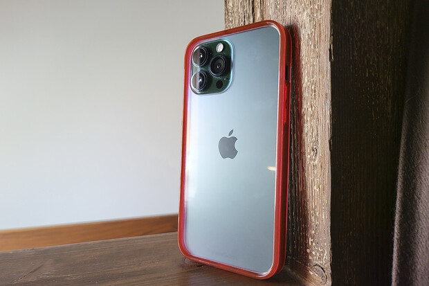 Grep, nebo jahoda? PanzerGlass ClearCaseColor vám „osladí“ letní měsíce