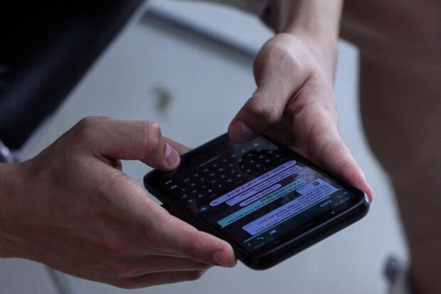 Nový trend: podvodníci předstírají, že si při odesílání SMS spletli číslo