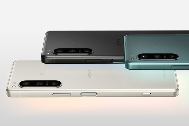 Kompaktní Xperia 5 IV je tady! Podporuje bezdrátové nabíjení a má 5 000mAh baterii