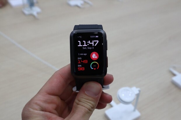Hodinky Huawei Watch D míří k nám. Mají unikátní měření krevního tlaku