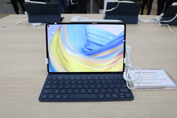 Tablet Huawei MatePad Pro láká na 120Hz OLED displej a stylový design 