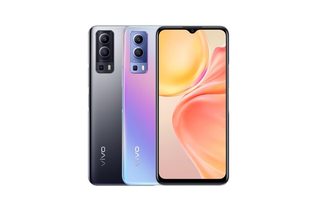 Vivo Y75s nadchne 12GB operační pamětí a zklame starým Androidem