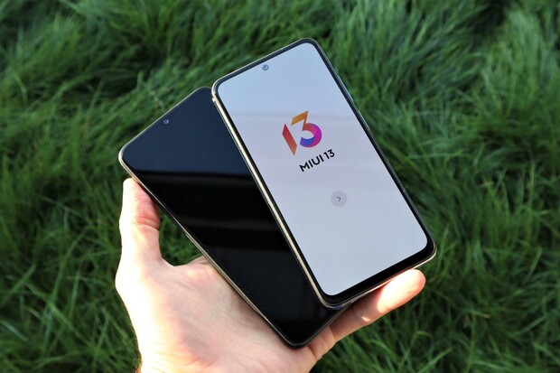 Začínáme testovat levná Poca M5 a M5s. Jednou věcí vás zaručeně překvapí