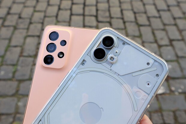 Žádaný fotoduel je tady! Postavili jsme proti sobě Nothing Phone (1) a Galaxy A53