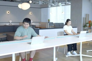 Google ukázal fyzickou klávesnici Gboard! Má 165 cm na délku a nahradí lapač hmyzu