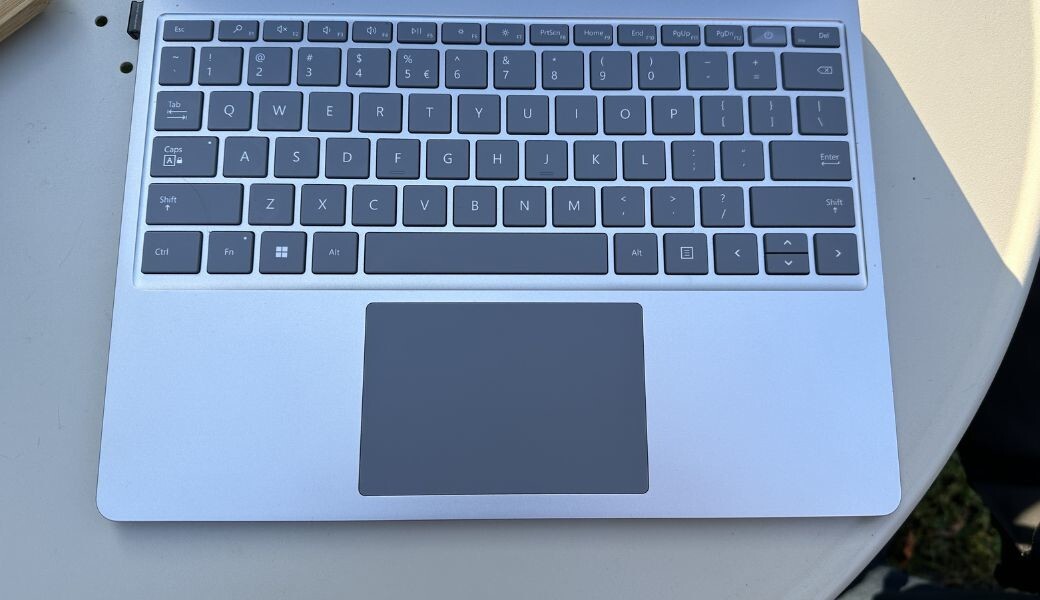 Microsoft Surface Laptop Go 2