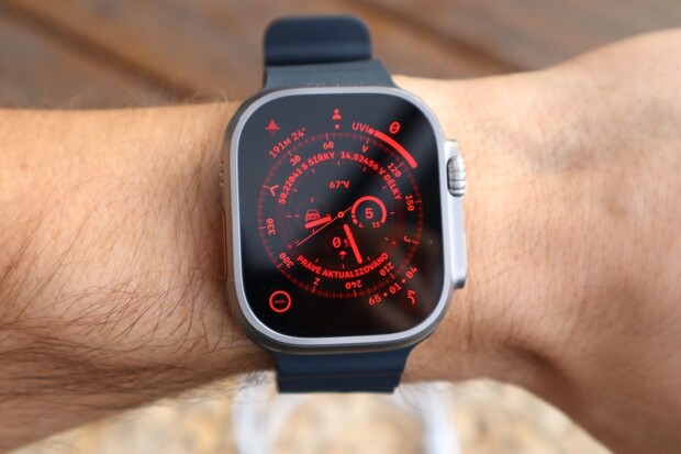  Apple Watch Ultra naroste uhlopříčka displeje, který bude nově typu microLED