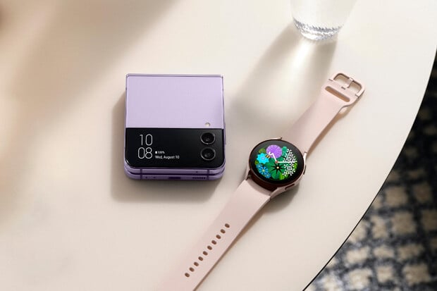 Telefon + hodinky zdarma. Ke Galaxy Z Flip4 dostanete Watch5 jako dárek