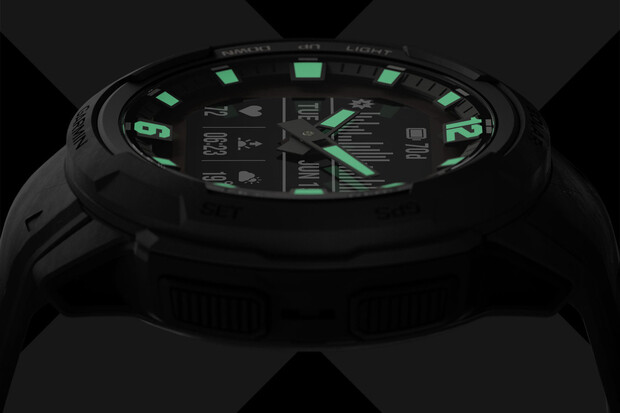 Garmin Instinct Crossover jsou chytré hodinky s takřka nekonečnou výdrží