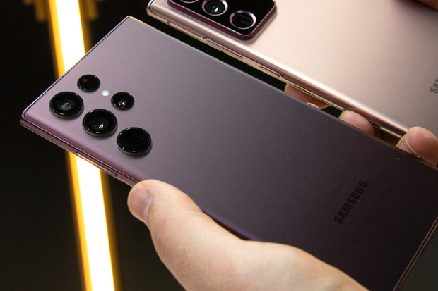 Cena Samsungů Galaxy S22 klesla na minimum, ušetříte přes 11 tisíc