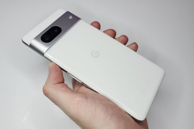 Nepřerostlý sympaťák, testujeme nový Google Pixel 7