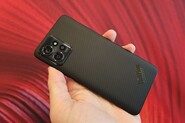 Motorola ThinkPhone naživo: pracant se speciálním tlačítkem a vlajkovou výbavou – Včetně videa